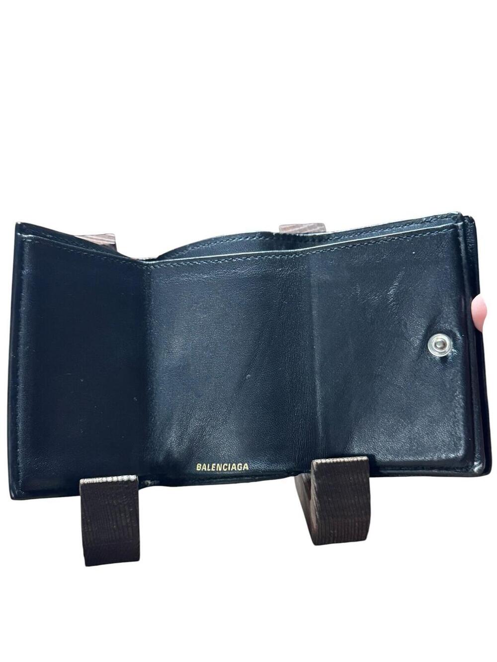 Balenciaga Classic Black Leather Wallet for Men - Picture 4 of 9